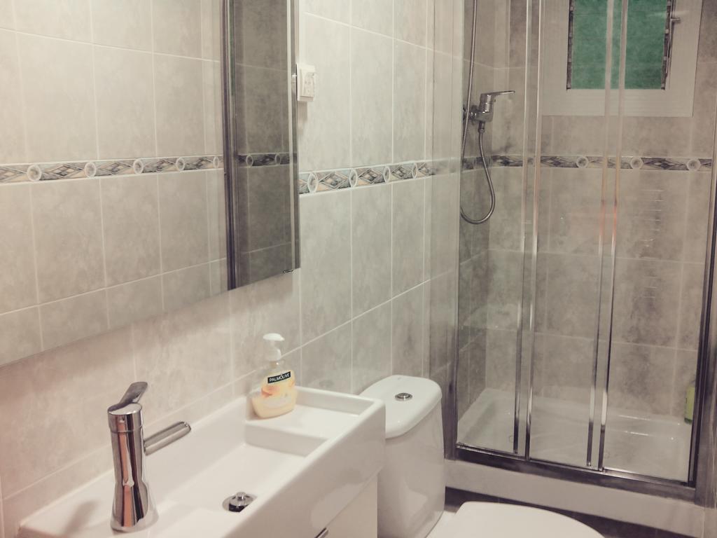 Bcn4Days Apartments L'Hospitalet de Llobregat Luaran gambar